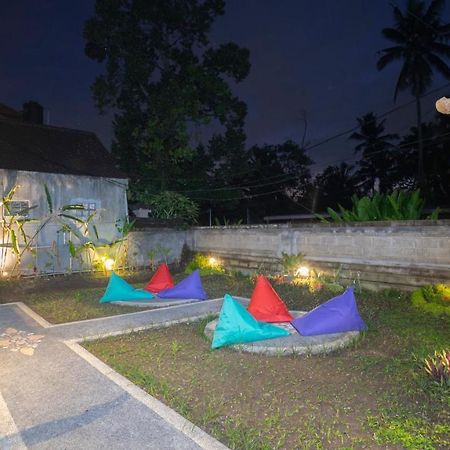 Aura Dormitory House Ubud Exteriör bild