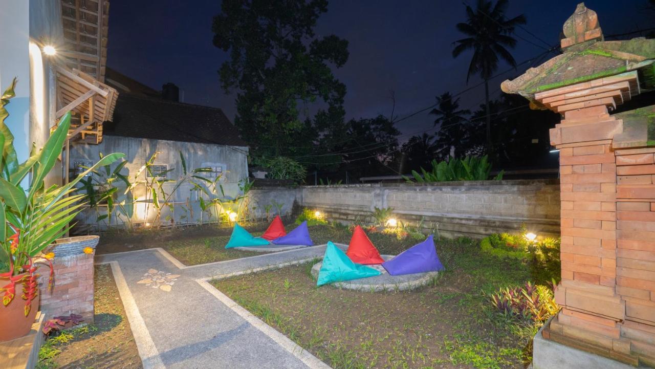 Aura Dormitory House Ubud Exteriör bild